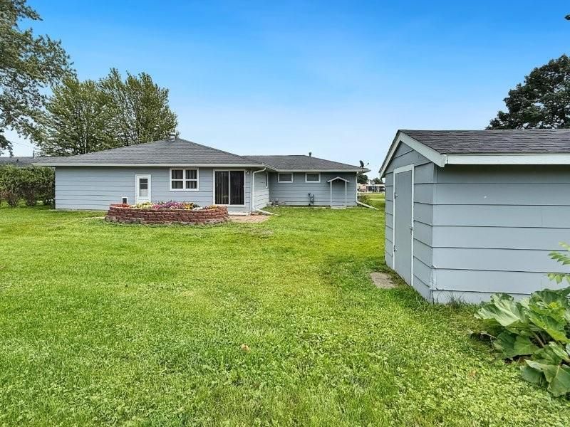 1002 S State St, Fairmont, MN 56031