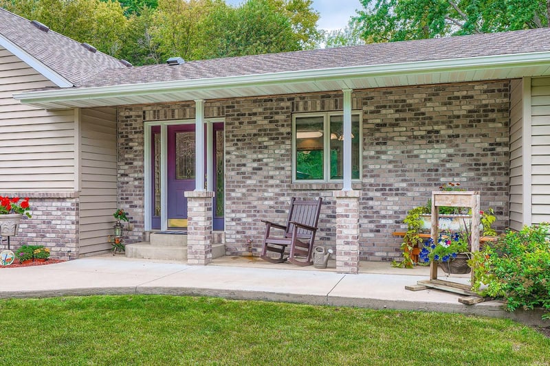 28800 Gaylord Ave, Cannon Falls, MN 55009