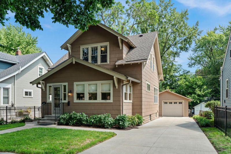 266 Hamline Ave S, Saint Paul, MN 55105