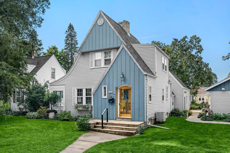 404 Jefferson St E, Caledonia, MN 55921