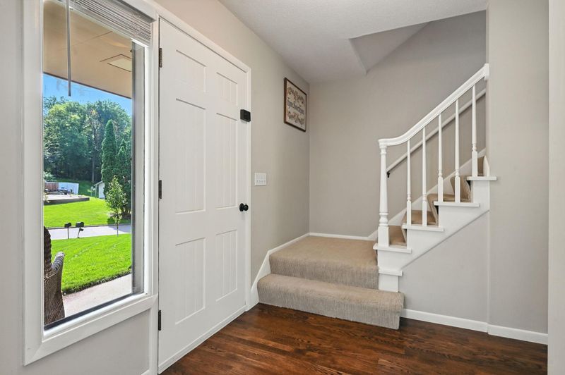 5920 Maplewood Ln, Minnetonka, MN 55345