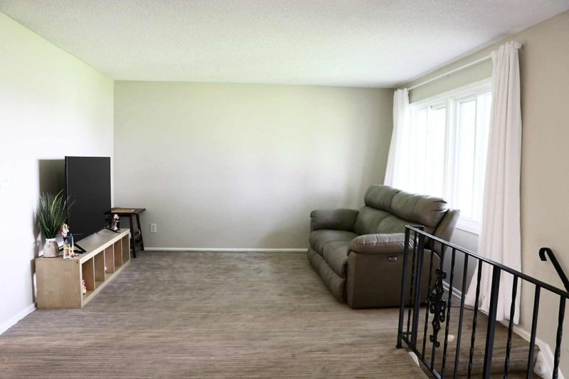 8833 N Maplebrook Ct, Brooklyn Park, MN 55445