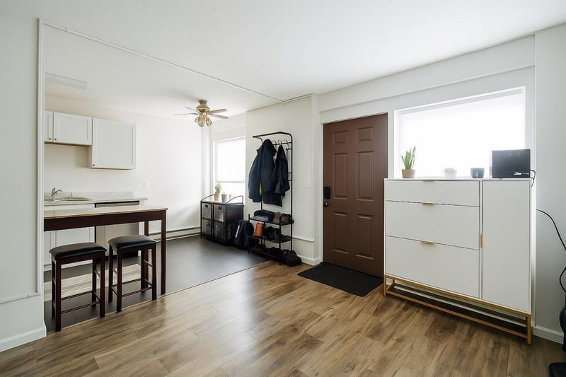 1501 American Blvd E #212, Bloomington, MN 55425