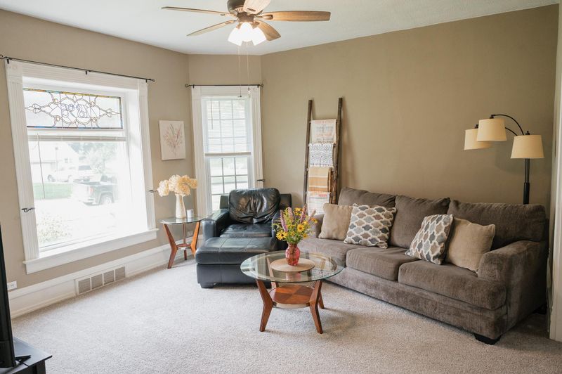 316 W 5th St, Blue Earth, MN 56013