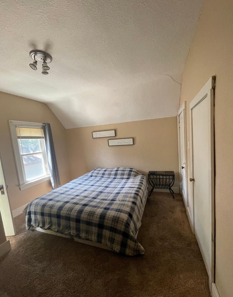 212 4th St N, Kandiyohi, MN 56251