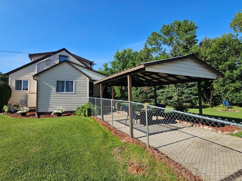 206 Sunset Ave NW, Bagley, MN 56621