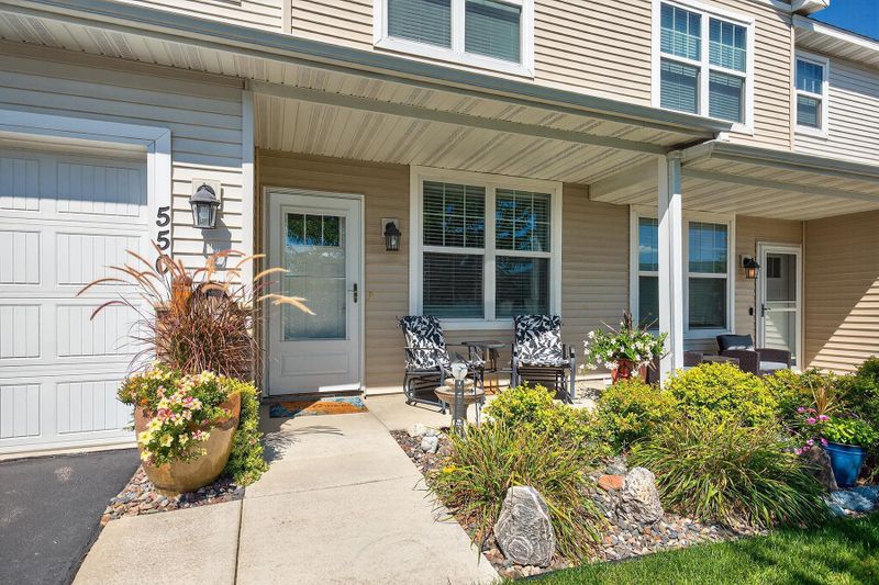 550 Tiffany Ln, Waconia, MN 55387