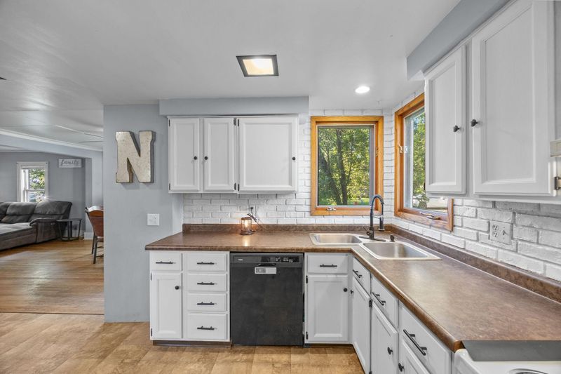 570 Monroe St SE, Hutchinson, MN 55350