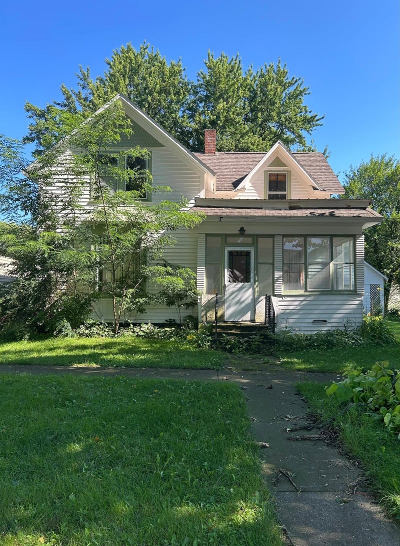126 1st St SE, Blooming Prairie, MN 55917