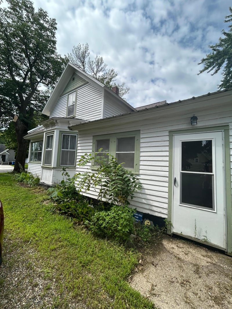 126 1st St SE, Blooming Prairie, MN 55917