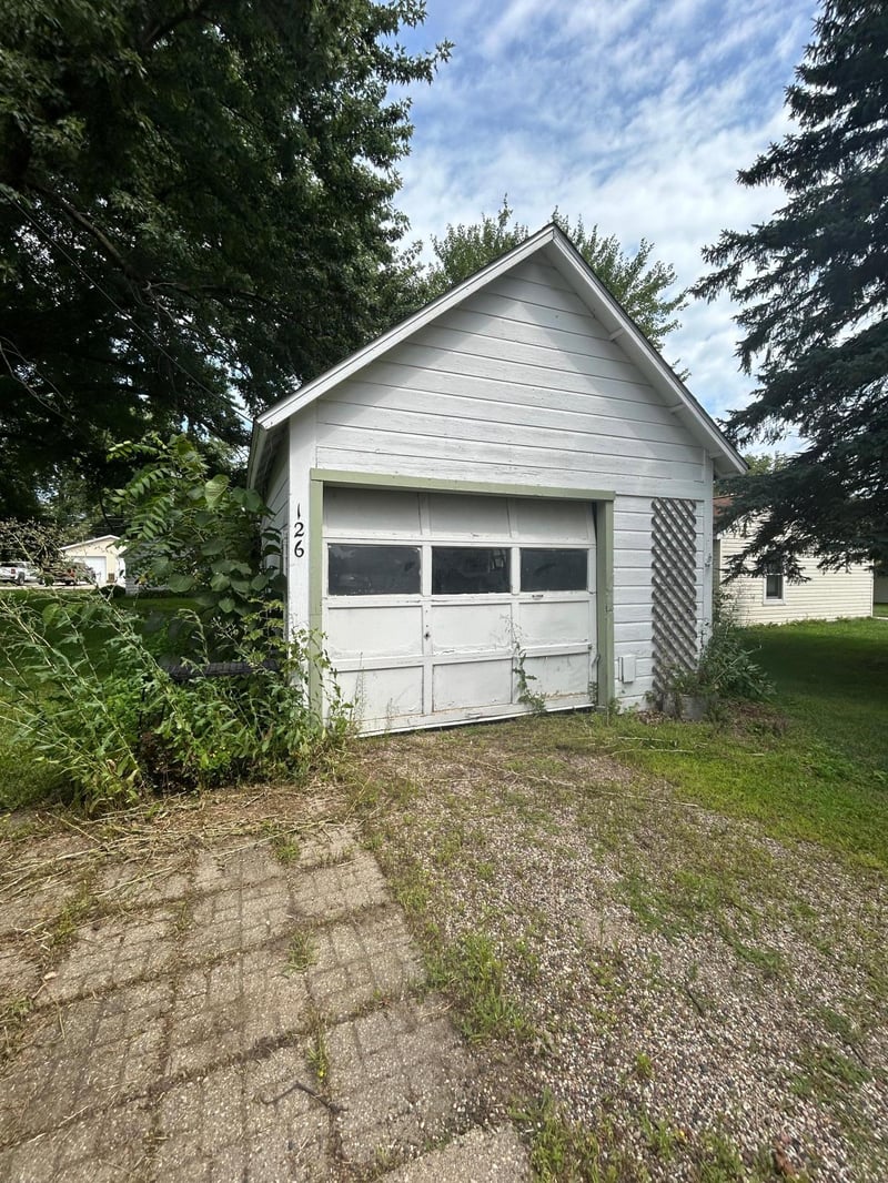 126 1st St SE, Blooming Prairie, MN 55917