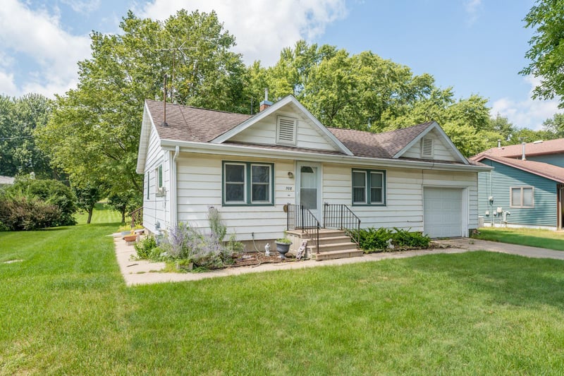 708 2nd St S, Ellendale, MN 56026
