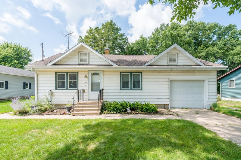 708 2nd St S, Ellendale, MN 56026