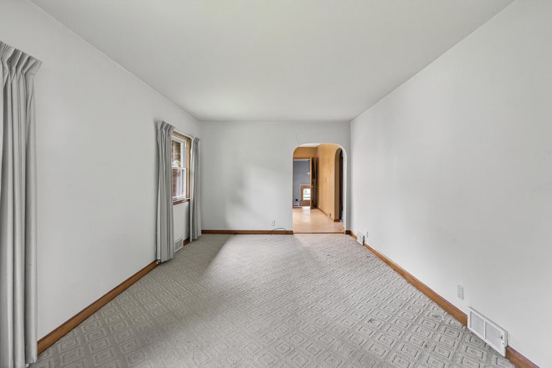 2021 13th St, Eau Claire, WI 54703