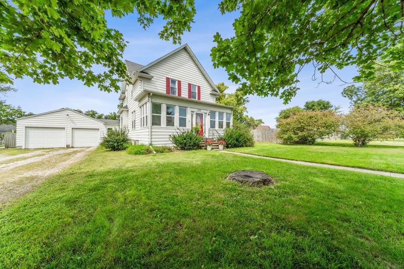 515 Dugan St N, Welcome, MN 56181