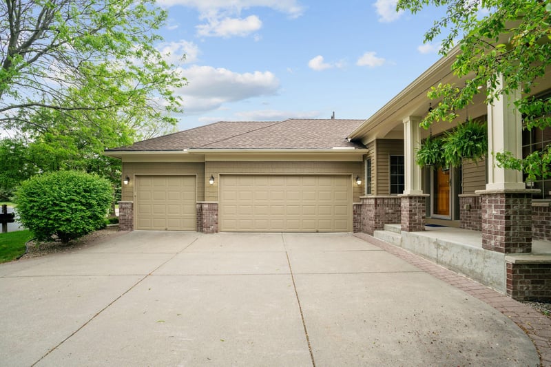 13644 Crompton Ave, Rosemount, MN 55068