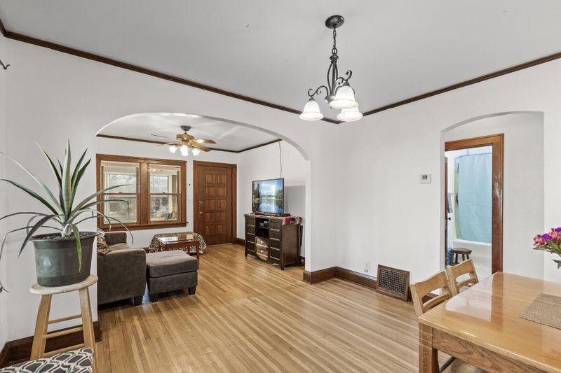 1751 Margaret St, Saint Paul, MN 55106