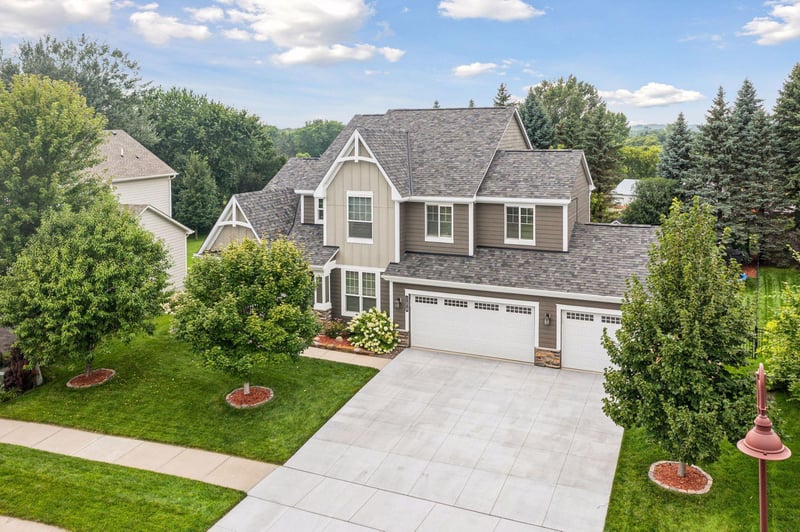 11318 Hackberry Ln, Osseo, MN 55369