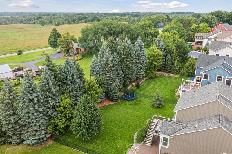 11318 Hackberry Ln, Osseo, MN 55369