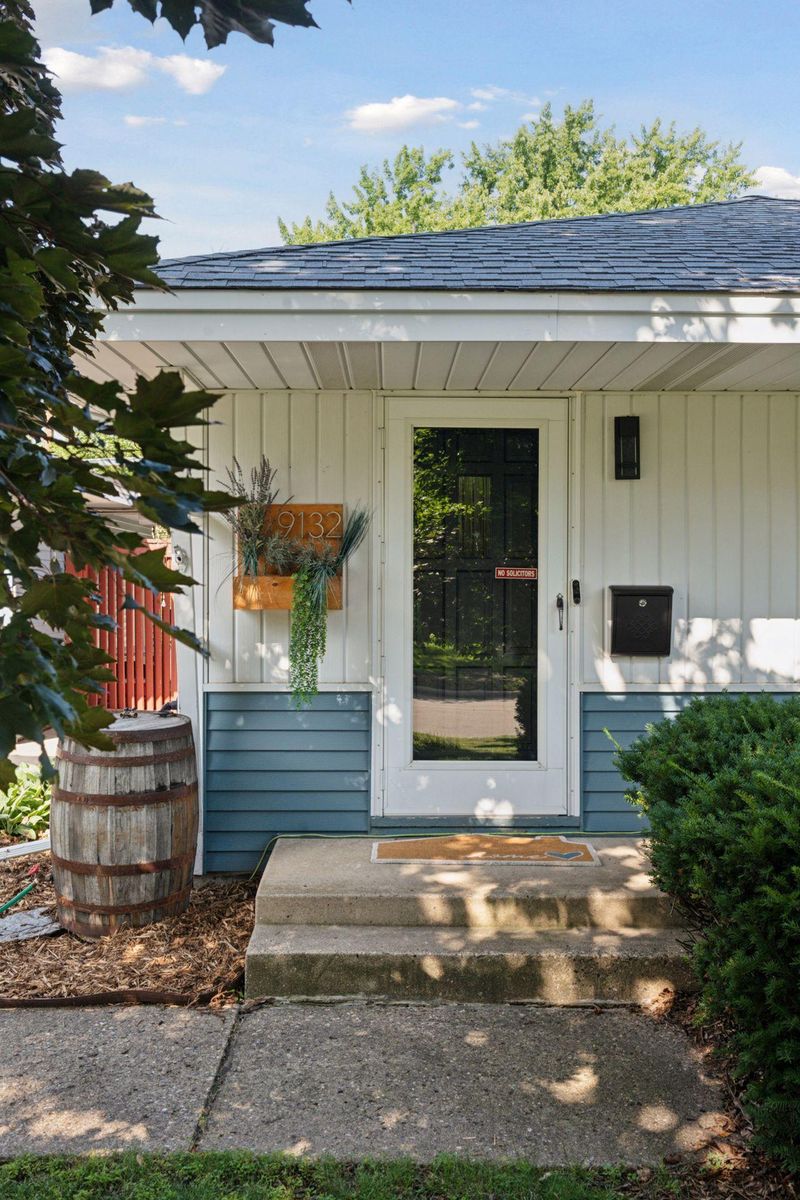 9132 Morgan Ave S, Bloomington, MN 55431