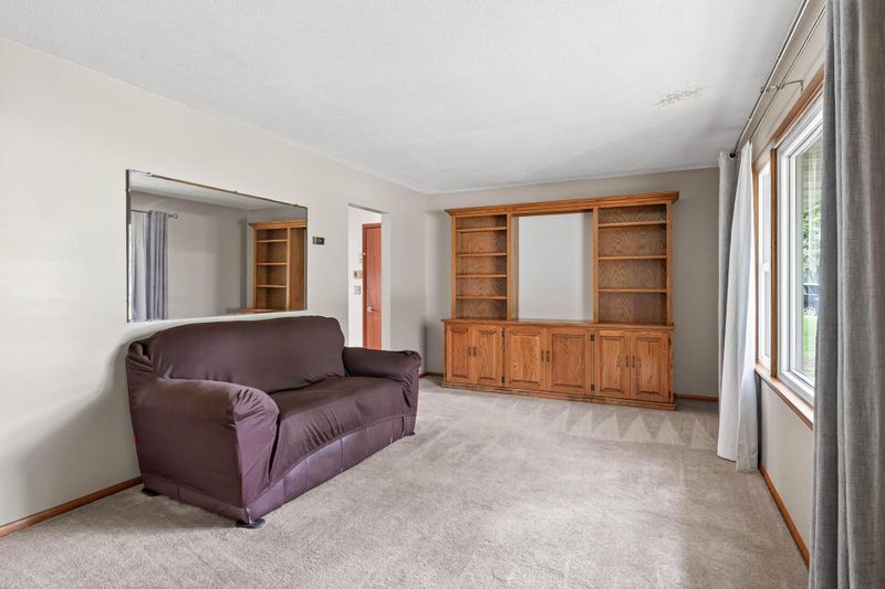 7716 Regent Ave N, Brooklyn Park, MN 55443