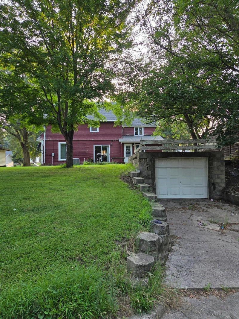 112 N Sverdrup Ave, Jackson, MN 56143