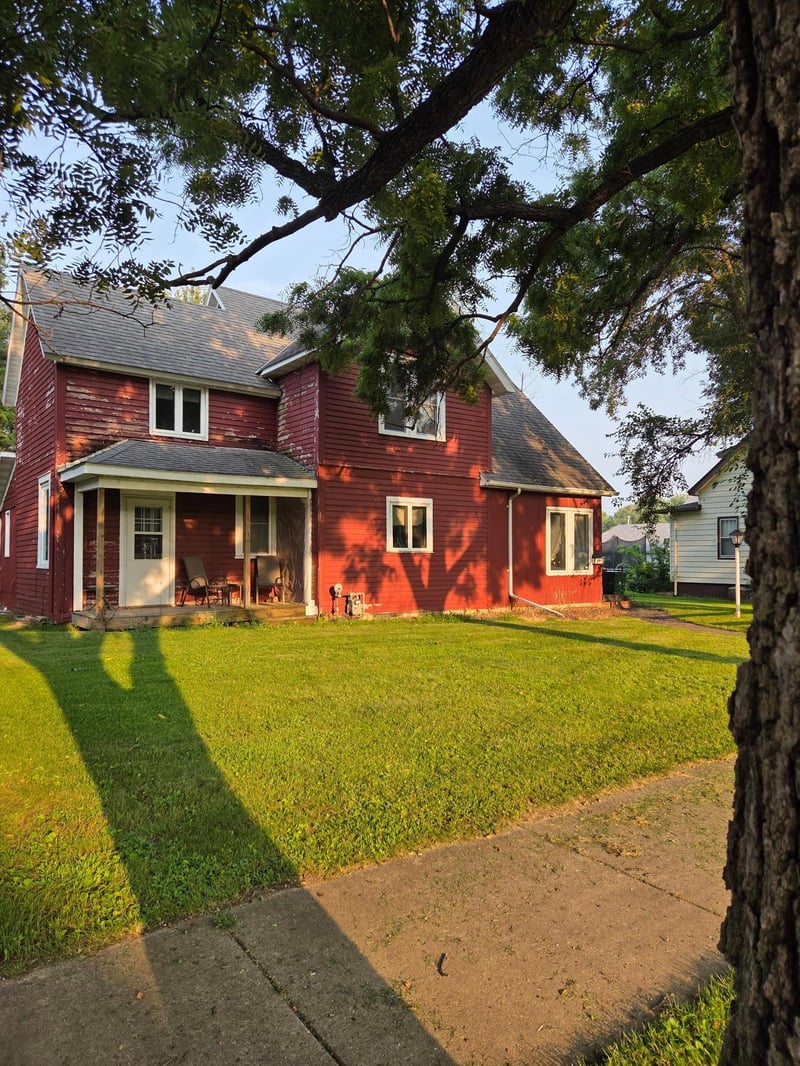 112 N Sverdrup Ave, Jackson, MN 56143