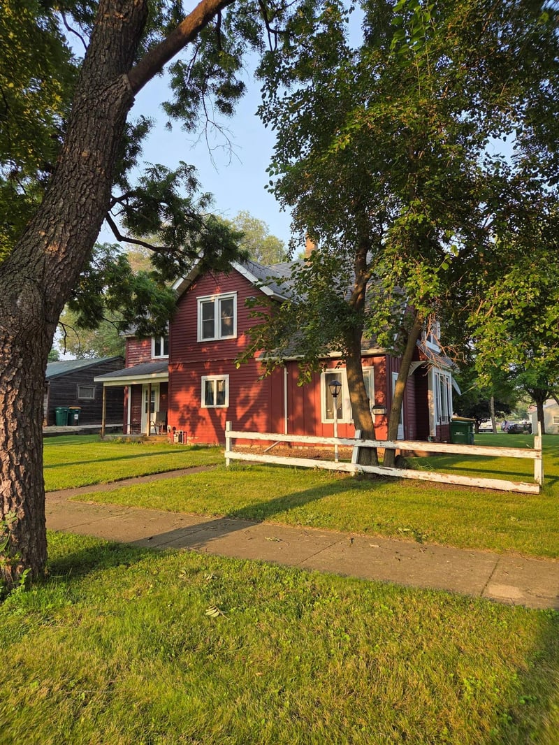 112 N Sverdrup Ave, Jackson, MN 56143