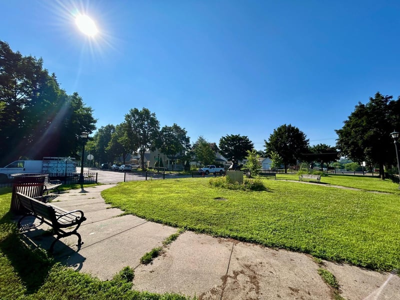 809 Park St, Saint Paul, MN 55117