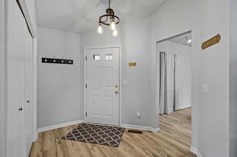 9243 Yorkshire Ln, Brooklyn Park, MN 55443