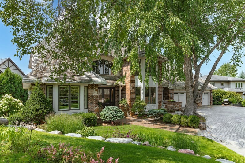 839 Park Place Dr, Mendota Heights, MN 55118