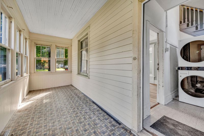 222 5th St S, Sauk Rapids, MN 56379