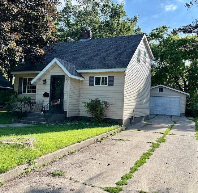 520 12th St SW, Willmar, MN 56201
