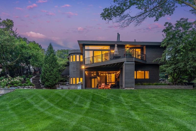 15446 Village Woods Dr, Eden Prairie, MN 55347