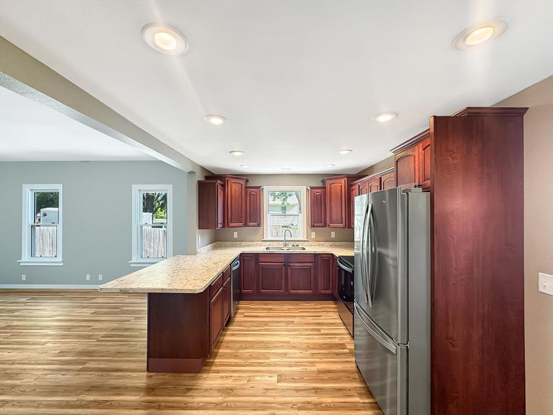 2707 Oak Ave, Slayton, MN 56172