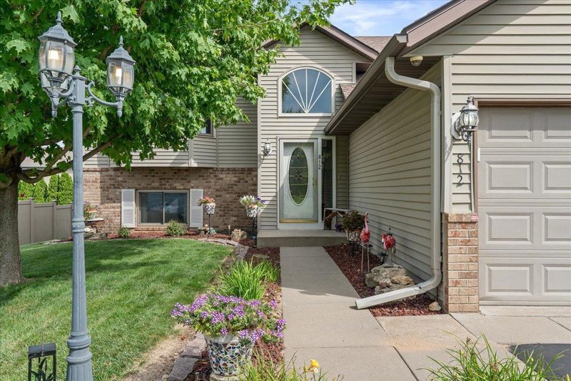 812 River Ter, Prescott, WI 54021