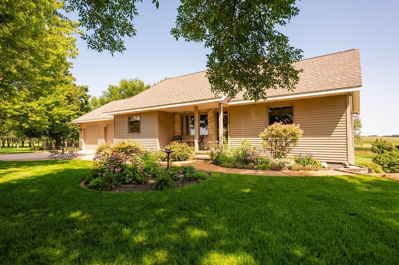 555 10th St SE, Benson, MN 56215
