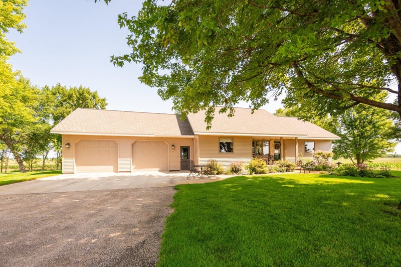 555 10th St SE, Benson, MN 56215