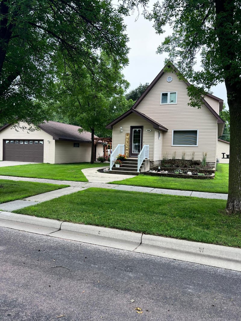 620 5th Ave, Madison, MN 56256