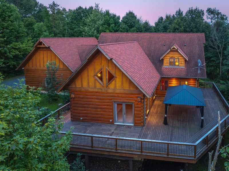 714 Old Highway 8, Saint Croix Falls, WI 54024