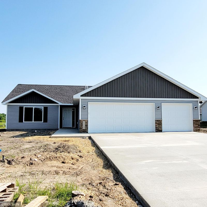 435 Gloria Ave, Green Isle, MN 55338