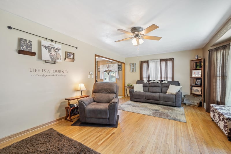 356 6th Ave S, Brownton, MN 55312