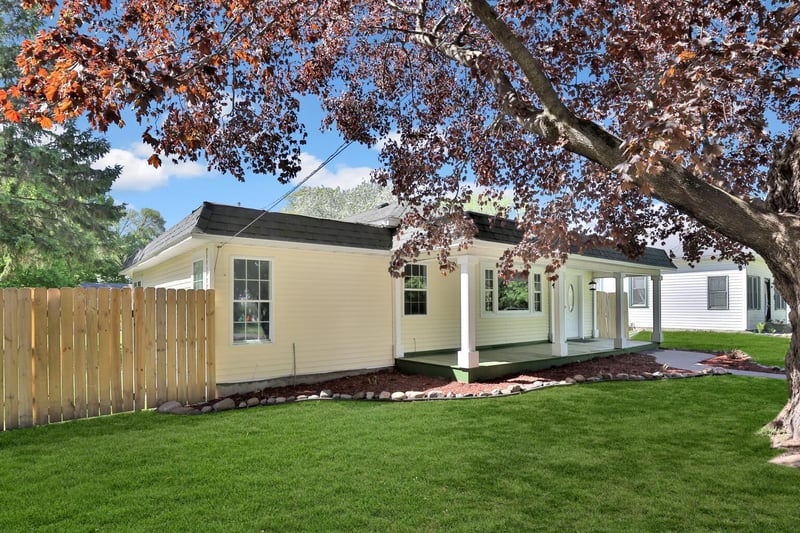 141 Busch Ave, Center City, MN 55012