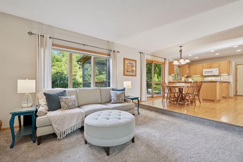 4072 Prairie Ridge Rd, Eagan, MN 55123