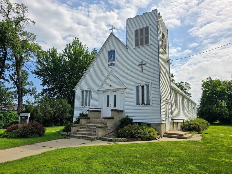 330 Ridge St S, Trosky, MN 56144