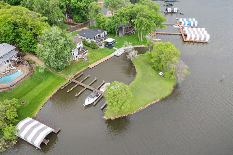 1756 Lafayette Ln, Mound, MN 55364