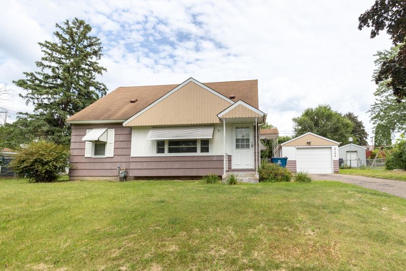 2144 Sloan St, Maplewood, MN 55117