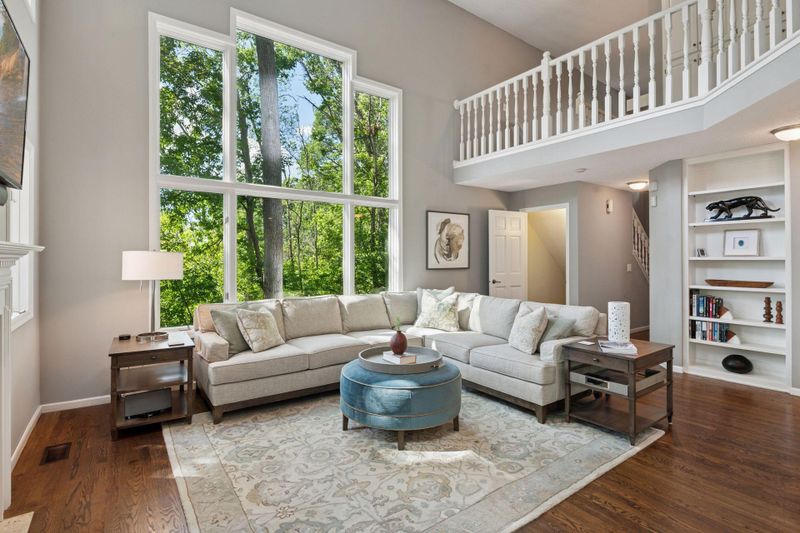 5446 Sanibel Dr, Minnetonka, MN 55343