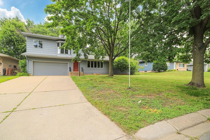 4640 Ensign Ave N, New Hope, MN 55428