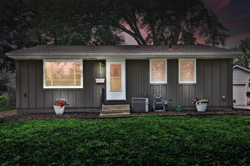3578 6th St NW, Rochester, MN 55901